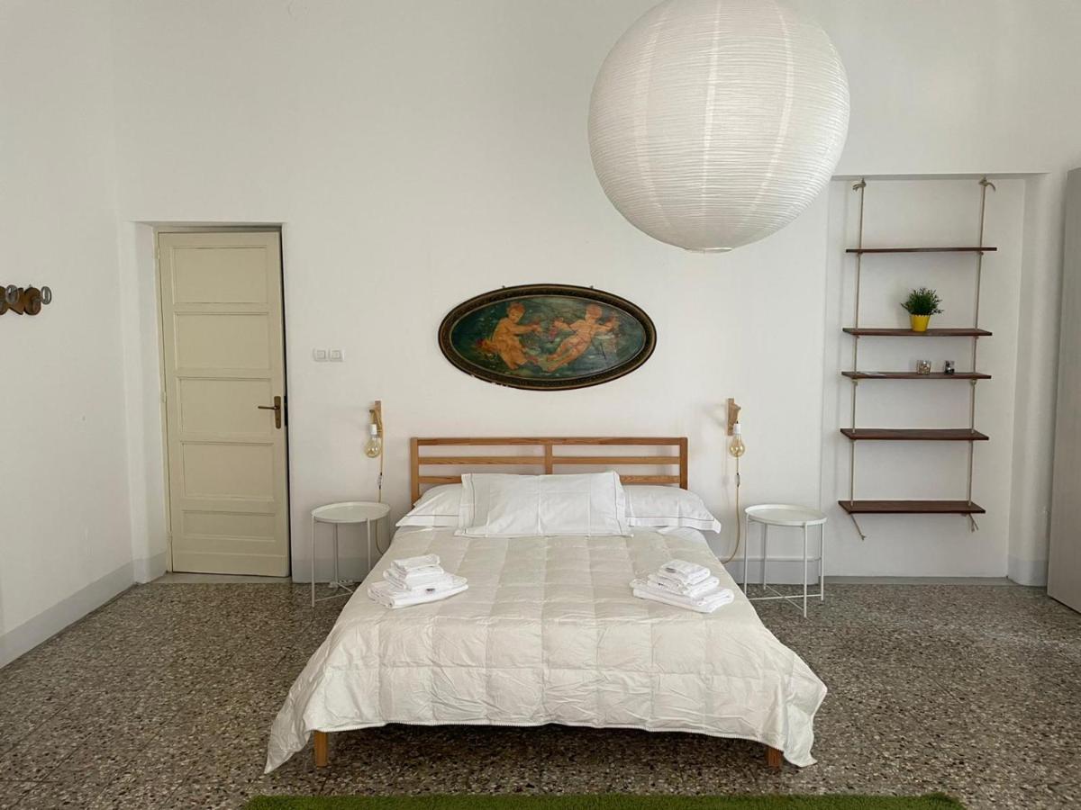 Bed and Breakfast Living Simply Катанія Екстер'єр фото